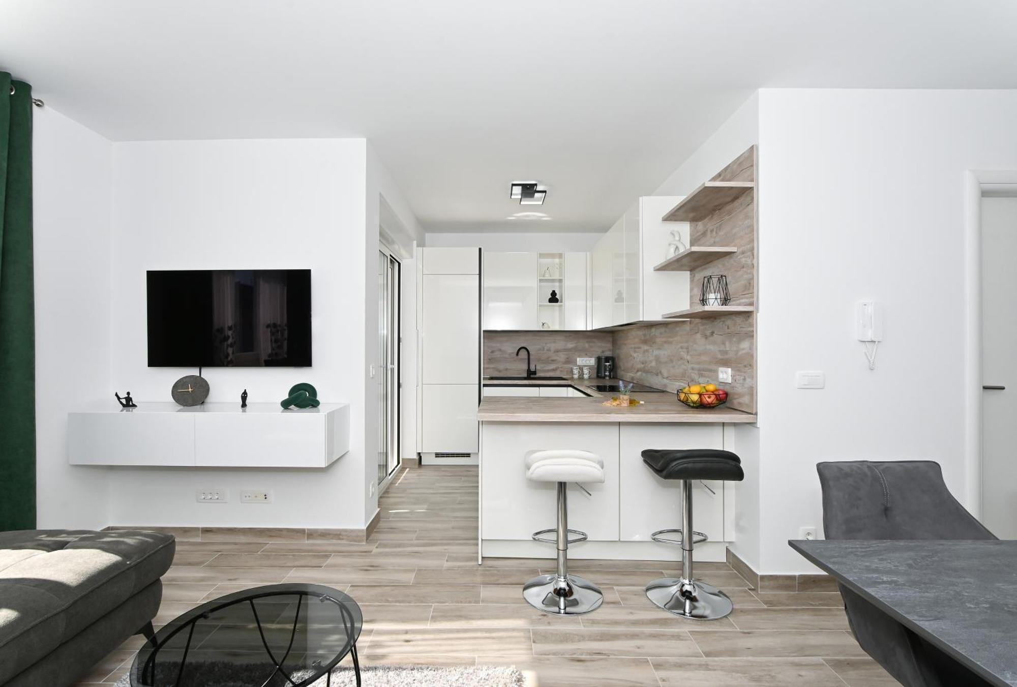 Paradise Apartment