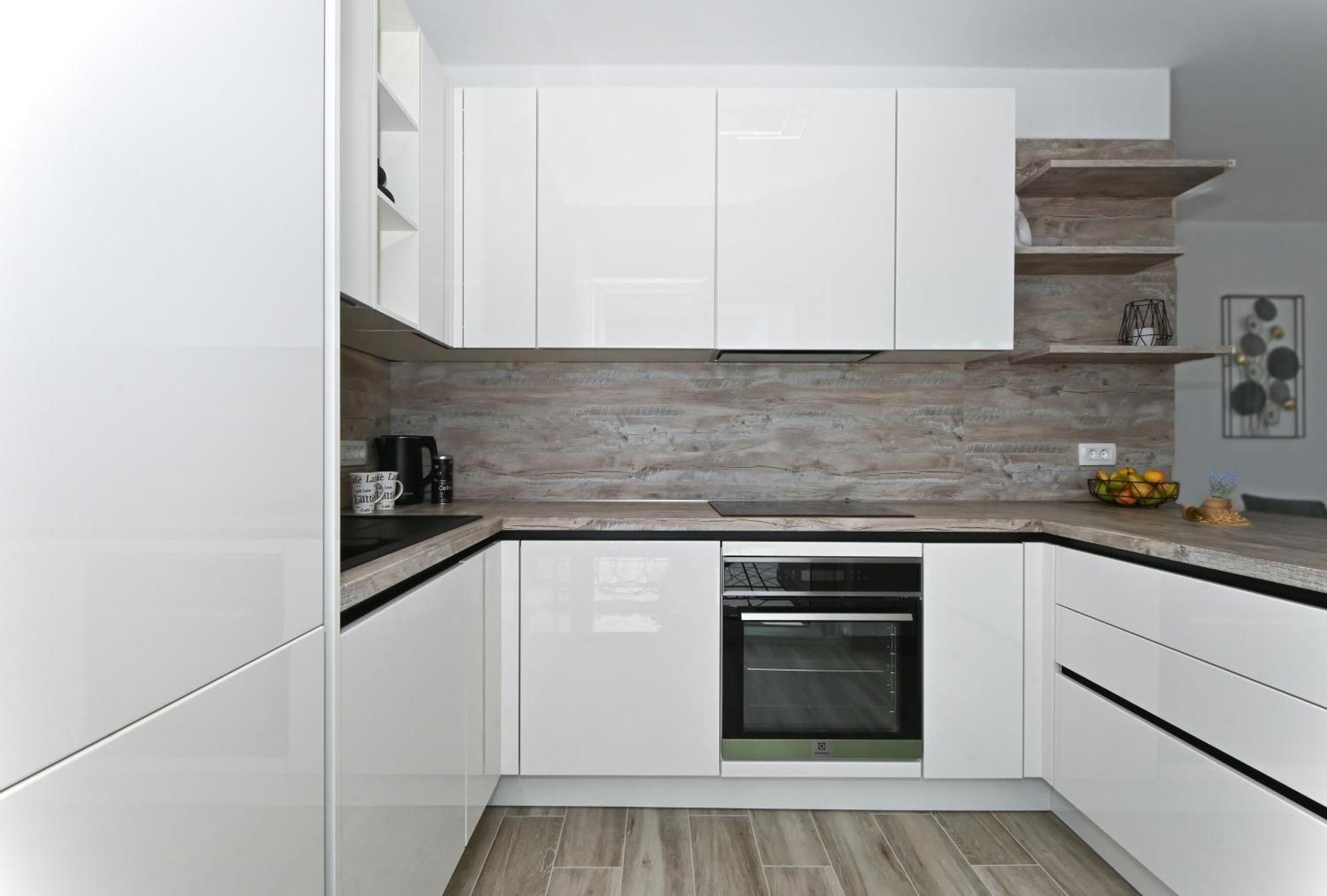 Apartment Paradise *